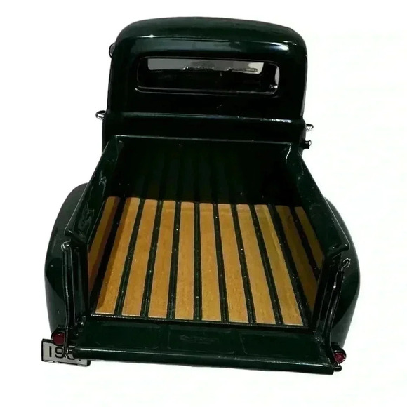 1951 Ford F150 Model series - Army Green New in Box - Picture 6 of 9